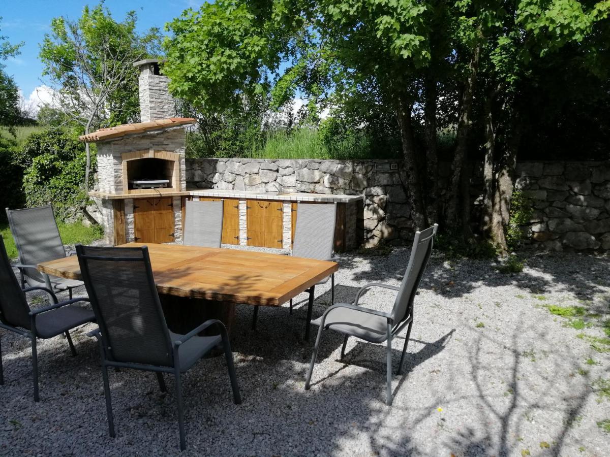 Apartma Louis Dutovlje Luaran gambar