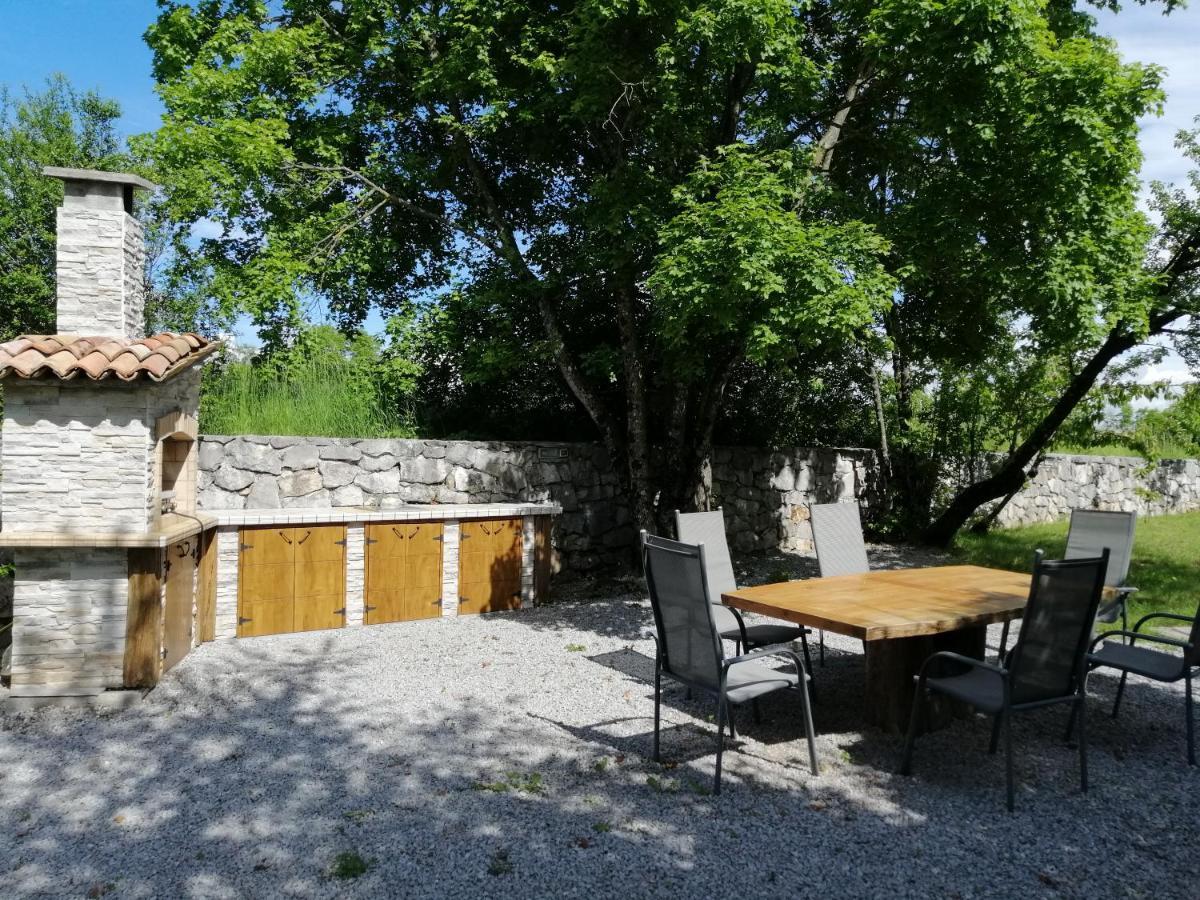 Apartma Louis Dutovlje Luaran gambar