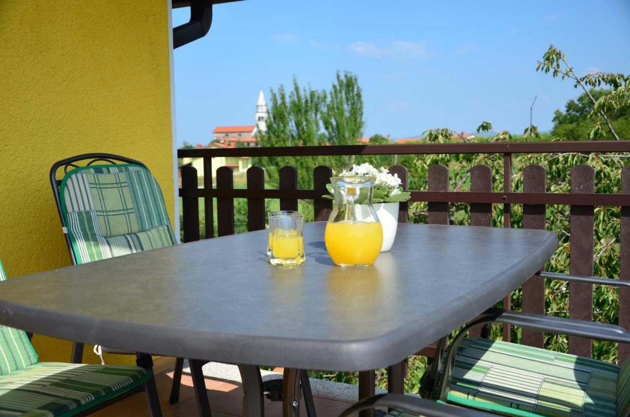 Apartma Louis Dutovlje Luaran gambar