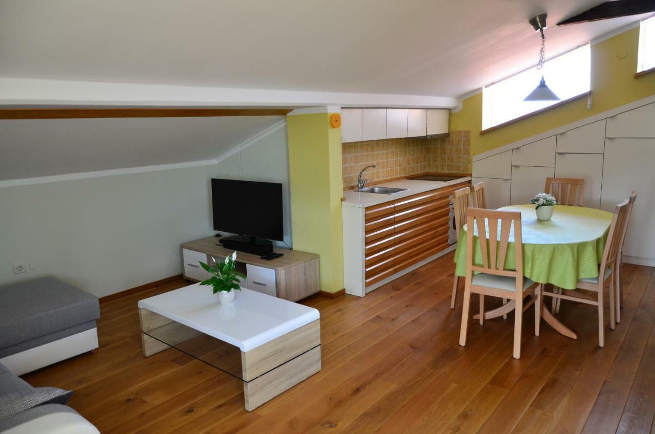 Apartma Louis Dutovlje Luaran gambar
